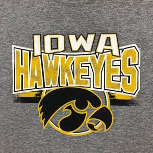 Iowa Hawkeyes T Shirt Gray Gildan Heavy Cotton 2XL College Football Sports‎